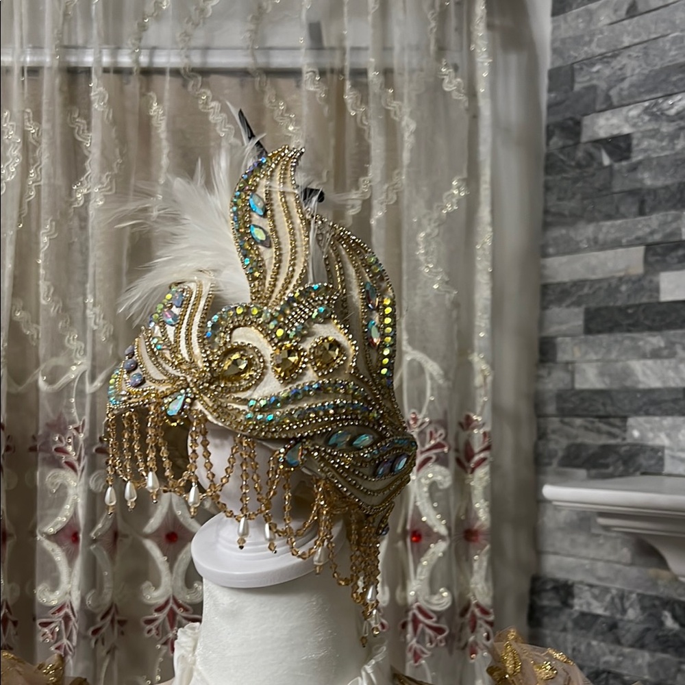 Turkish Maxi vest and Dress with Gold Embellishments comes with hats - Picture 3 of 10